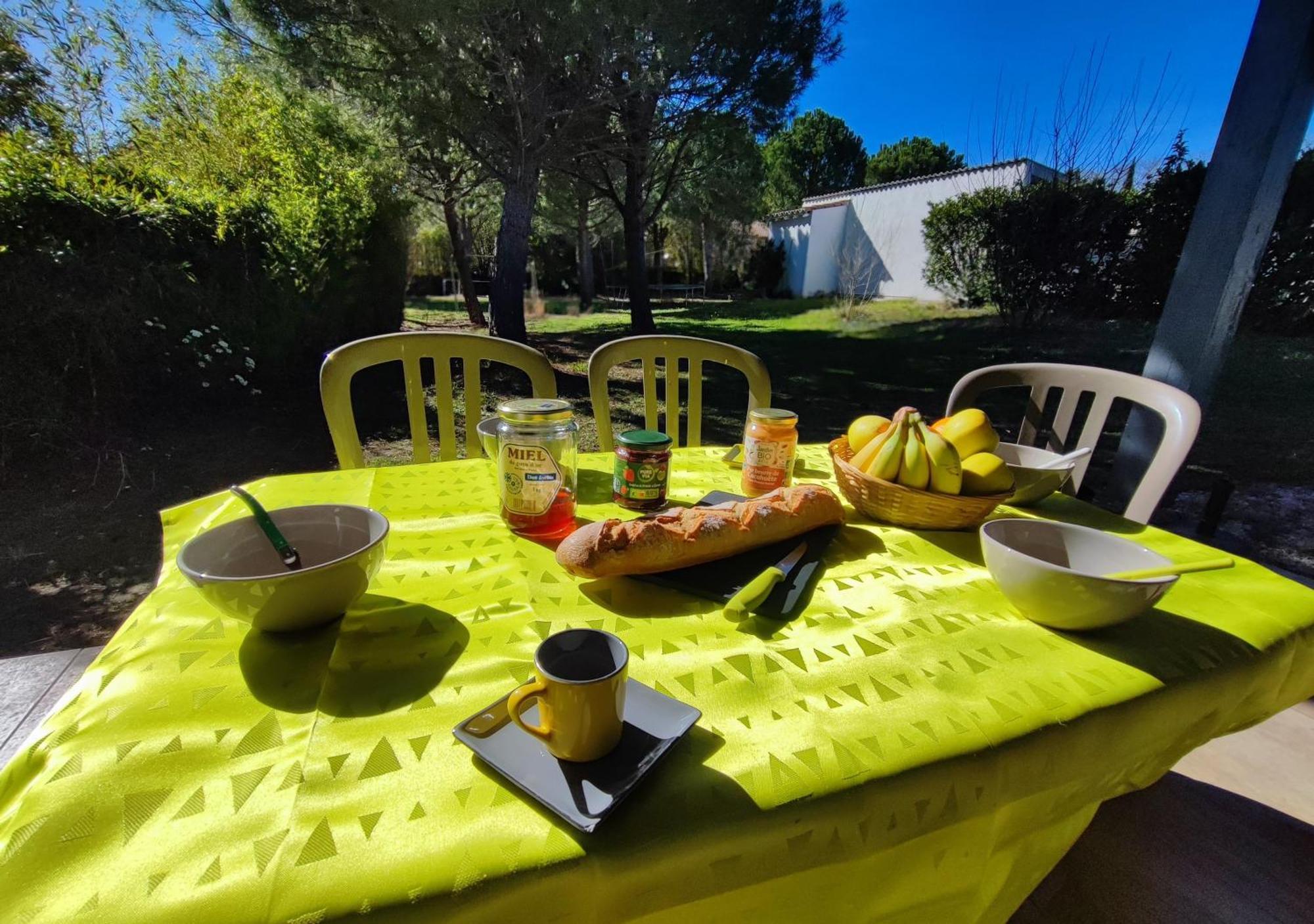 Les Gites De Ginestas Exterior photo