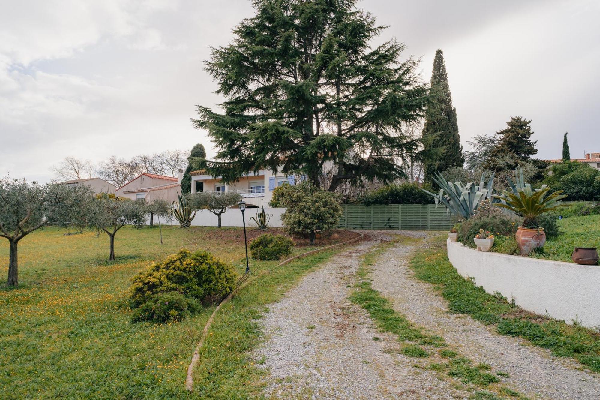 Les Gites De Ginestas Exterior photo
